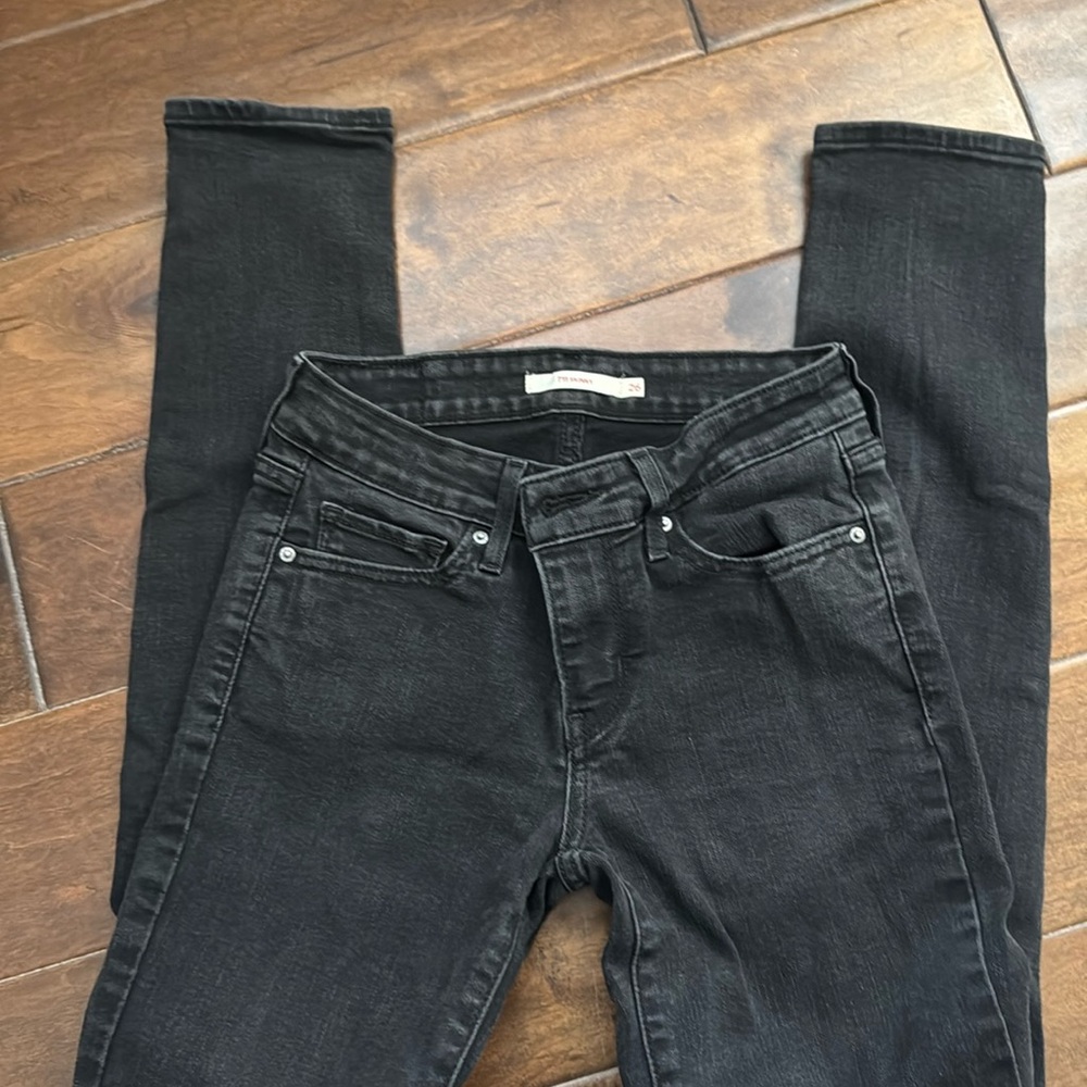 Levi’s 711 skinny jeans